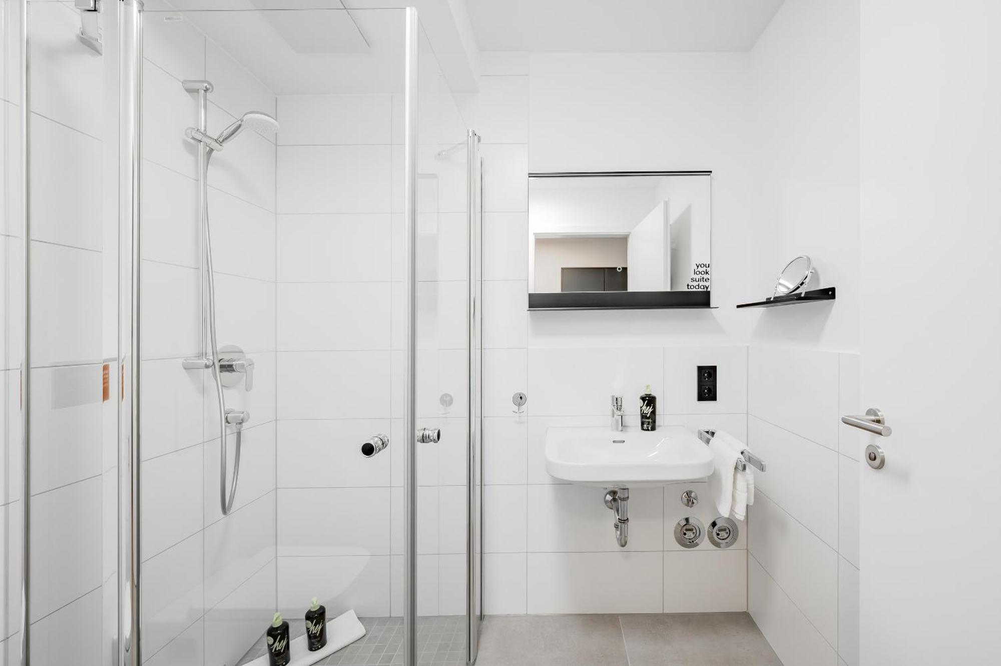 Limehome Metzingen Wilhelmstr Room photo